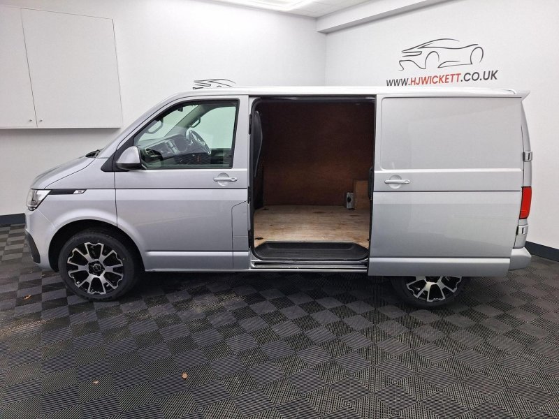 VOLKSWAGEN TRANSPORTER