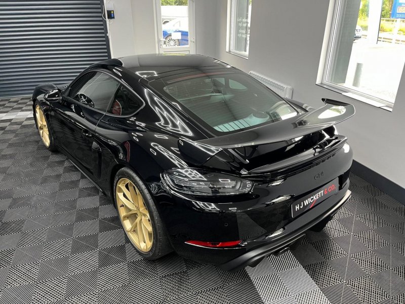 PORSCHE 718