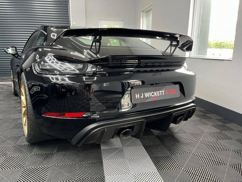 PORSCHE 718