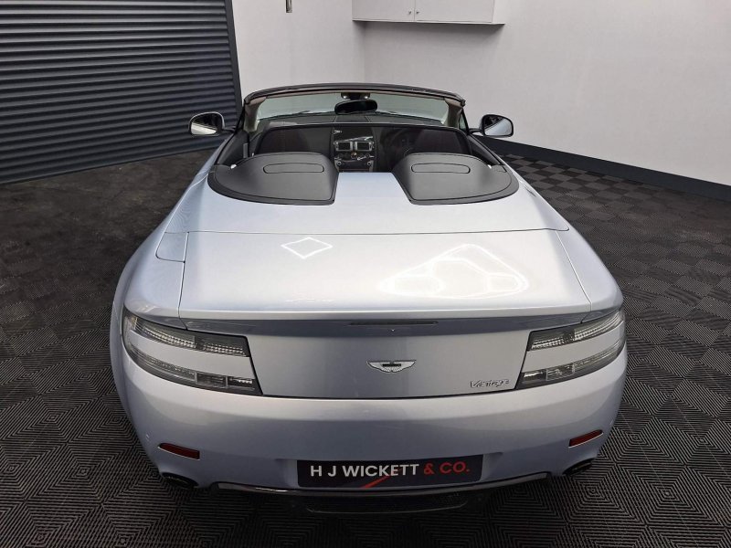 ASTON MARTIN VANTAGE