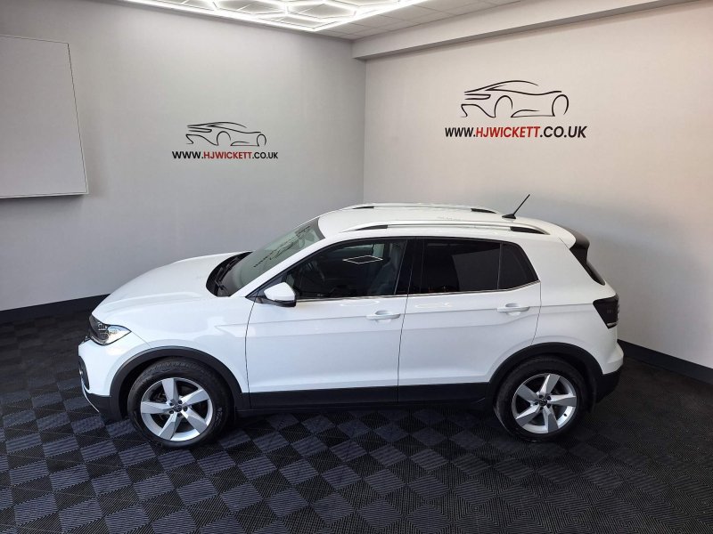 VOLKSWAGEN T-CROSS