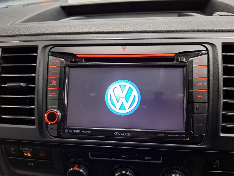 VOLKSWAGEN TRANSPORTER
