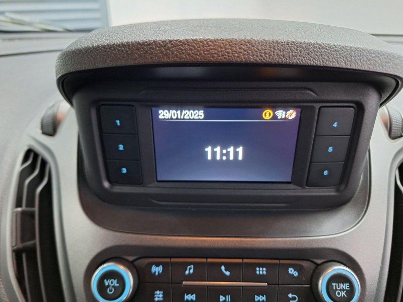 FORD TRANSIT COURIER