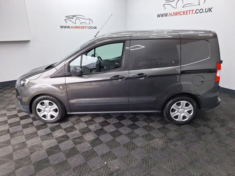 FORD TRANSIT COURIER