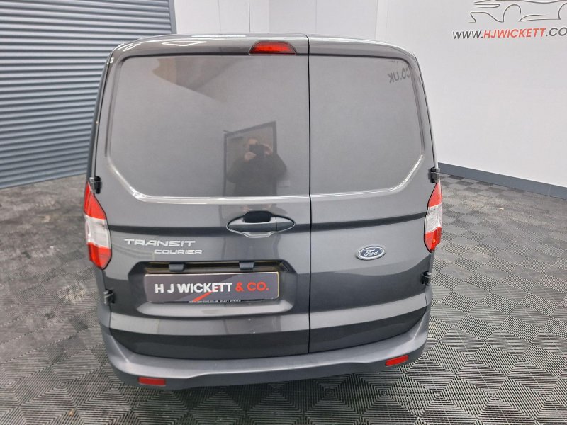 FORD TRANSIT COURIER