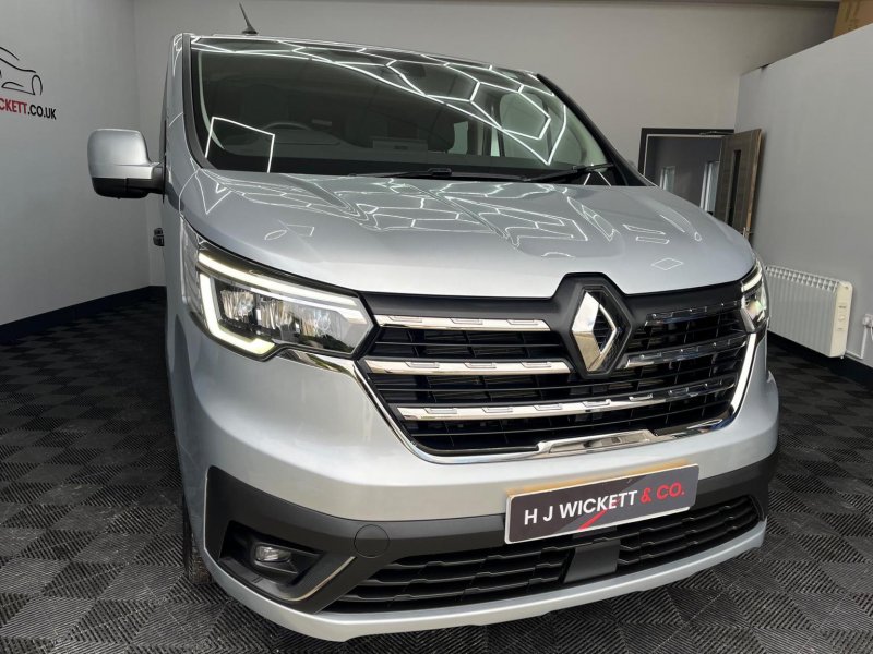 RENAULT TRAFIC